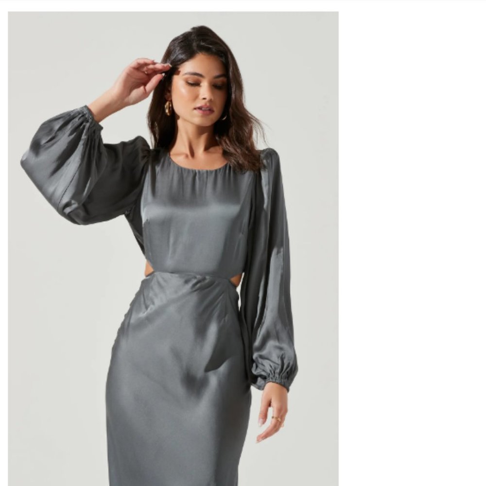 ASTR the Label - Quinn cutout long sleeve midi dress - Never Worn